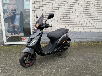 JONGE PIAGGIO ZIP SP 45KM BROM PSYCEDELIC BJ2022 5000KM ALPHA