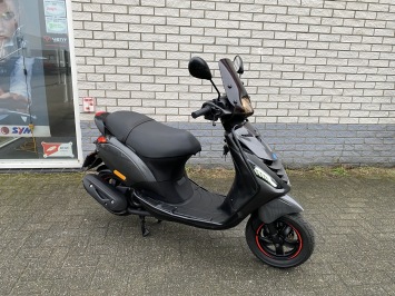 JONGE PIAGGIO ZIP SP 45KM BROM PSYCEDELIC BJ2022 5000KM ALPHA