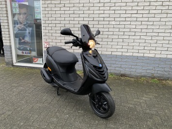 JONGE PIAGGIO ZIP SP 45KM BROM MAT BLACK BJ2024 4000KM