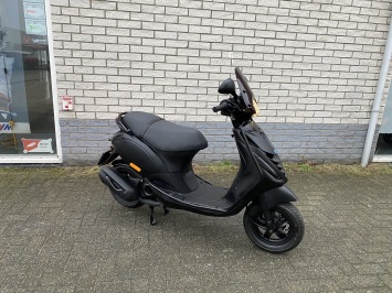JONGE PIAGGIO ZIP SP 45KM BROM MAT BLACK BJ2024 4000KM