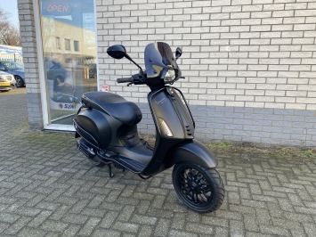 DIKKE VESPA SPRINT S 45KM 4-TAKT BROM MAT BLACK 7000KM BJ2019