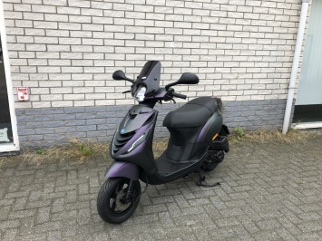 DIKKE PIAGGIO ZIP SP 45KM BROM MAT DRAGON BJ2014 9000KM