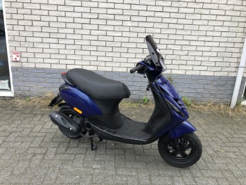 DIKKEK PIAGGIO ZIP SP 45KM BROM BMW BLAUW BJ2013 8000KM