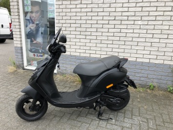  GAVE PIAGGIO ZIP SP 45 4T MAT BLACK  4-TAKT BROM BJ2018 5000KM