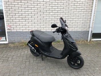  GAVE PIAGGIO ZIP SP 45 4T MAT BLACK  4-TAKT BROM BJ2018 5000KM