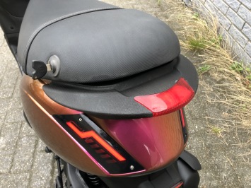 DIKKE PIAGGIO ZIP SP 45 4-TAKT CAMELEON BROM BJ2012  7000KM