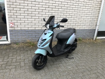 DIKKE PIAGGIO ZIP SP 45KM BROM BJ2011 10.000KM