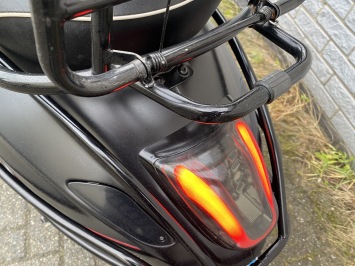DIKKE VESPA SPRINT S 45KM 4-TAKT BROM MAT BLACK 7000KM BJ2022