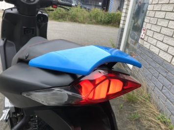 BIJNA NIEUWE PEUEGEOT SPEEDFIGHT 4 SPECIAL GREY 45KM BROM BJ2020 6000KM 
