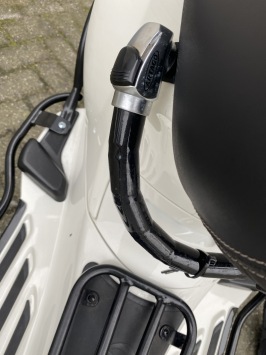 DIKKE VESPA SPRINT S 45KM BROM BLACK ON WHITE BJ2023 11000KM