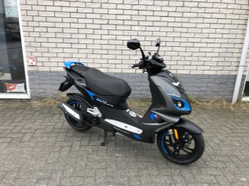 BIJNA NIEUWE PEUEGEOT SPEEDFIGHT 4 SPECIAL GREY 45KM BROM BJ2020 6000KM 