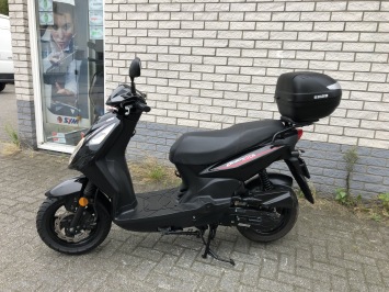 MOOIE SYM ORBIT 2 45KM BROM 4-TAKT GLANS ZWART BJ2021 8000KM 