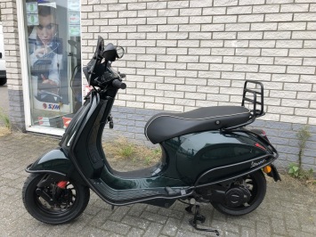 DIKKE VESPA SPRINT S 45KM BROM JAGUAR GREEN SPECIAL BJ2021 12000KM