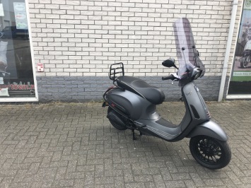 DIKKE  VESPA SPRINT S 25KM SNOR MAT GRIJS  4500KM  BJ2016