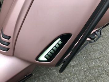 SPECIAL VESPA SPRINT S 45KM BROM ROSE GOLD BJ2023 4000KM VOL OPTIES