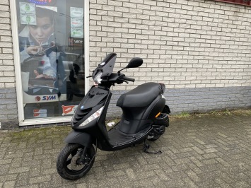LEUKE PIAGGIO ZIP SP 45KM 4T BROM MAT BLACK BJ2006 8000KM