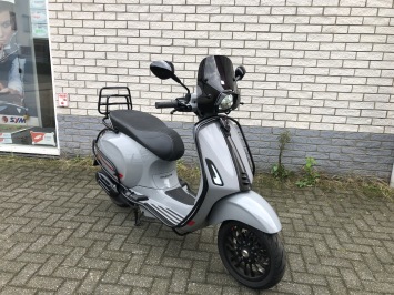 GAVE VESPA SPRINT S 45KM BROM NARDO GREY BJ2020 7000KM VOL OPTIES
