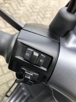 DIKKE VESPA SPRINT S 45KM BROM MAT GREY BJ2019 6000KM VOL OPTIES