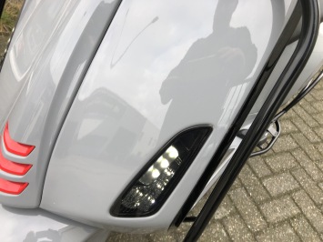 GAVE VESPA SPRINT S 45KM BROM NARDO GREY BJ2018 8000KM VOL OPTIES