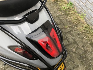 GAVE VESPA SPRINT S 45KM BROM NARDO GREY BJ2018 8000KM VOL OPTIES