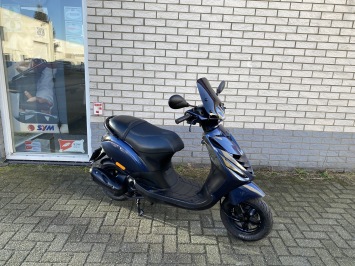 DIKKE PIAGGIO ZIP SP 45KM BROM 4T MIDNIGHT BLEU BJ2016 7000KM