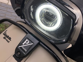 SPECIAL VESPA SPRINT S 45KM OF 25KM BROM DESERT STORM BJ2015 9000KM