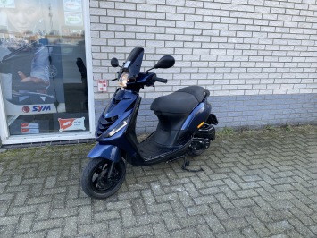 DIKKE PIAGGIO ZIP SP 45KM BROM 4T 80CC MIDNIGHT BLEU BJ2021 6000KM