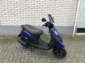DIKKE PIAGGIO ZIP SP 45KM BROM BMW BLAUW BJ2015 8000KM