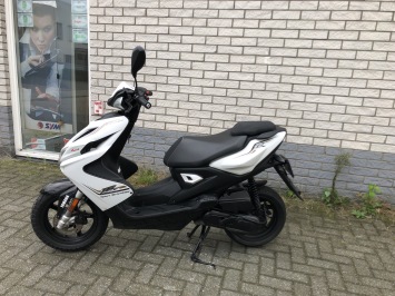 DIKKE YAMAHA AEROX R 45KM BROM MAT WHITE BJ2019 8000KM