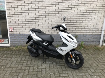 DIKKE YAMAHA AEROX R 45KM BROM MAT WHITE BJ2019 8000KM