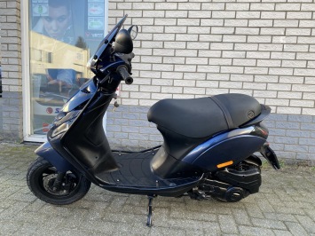 DIKKE PIAGGIO ZIP SP 45KM 80CC 4T MIDNIGHT BLEU BJ2021 8000KM