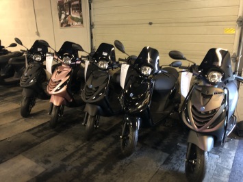 NIEUWE PIAGGIO ZIP BIJ ONS GEWOON NOG OP VOORAAD