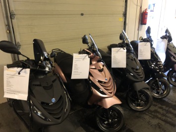 NIEUWE PIAGGIO ZIP BIJ ONS GEWOON NOG OP VOORAAD
