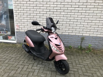  GAVE PIAGGIO ZIP SP 45 4-TAKT ROSE GOLD  BROM BJ2015 9000KM