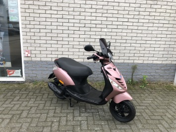  GAVE PIAGGIO ZIP SP 45 4-TAKT ROSE GOLD  BROM BJ2015 9000KM