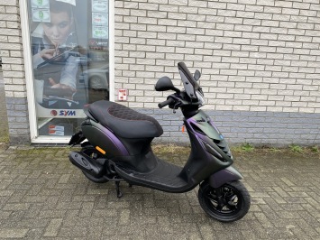 DIKKE PIAGGIO ZIP SP 45KM MAT DRAGON CAMELEON BJ2017 6000KM