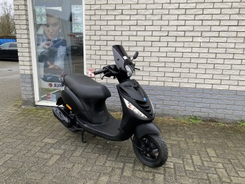 LEUKE PIAGGIO ZIP SP 45KM 4-T BROM MAT BLACK BJ2013 8000KM