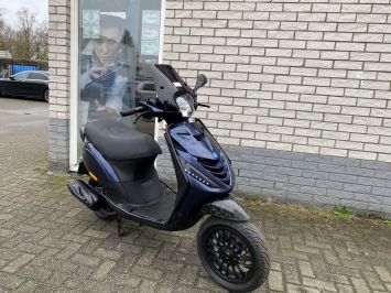 LEUKE PIAGGIO ZIP SP 45KM 4T MIDNIGHT BLEU BJ2009 11000KM