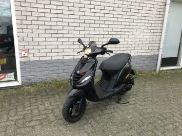 SPECIAL PIAGGIO ZIP SP 45KM BROM FORCED CARBON MALOSSI 2021 7000KM
