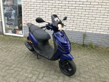 DIKKE PIAGGIO ZIP SP 45KM BROM BMW BLAUW BJ2016 8000KM