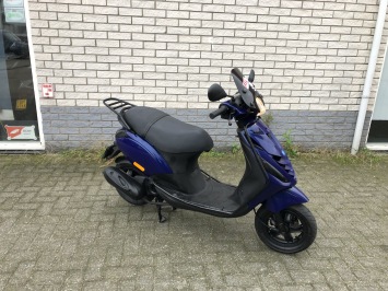 DIKKE PIAGGIO ZIP SP 45KM BROM BMW BLAUW BJ2016 8000KM