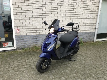 JONGE PIAGGIO ZIP SP 45KM BROM BMW BLAUW BJ2024 3000KM