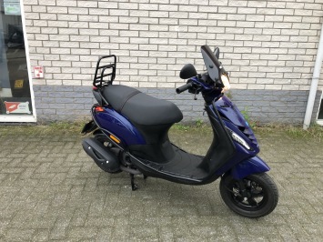 JONGE PIAGGIO ZIP SP 45KM BROM BMW BLAUW BJ2024 3000KM
