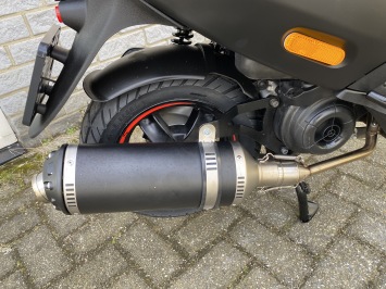 HELE JONGE PIAGGIO ZIP SP 45 4-TAKT MAT BLACK  BROM  BJ2024 1500KM 