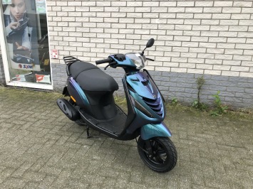DIKKEPIAGGIO ZIP SP 45KM BROM CAMELEON BJ2016 7000KM