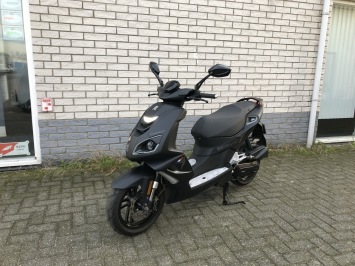 PRACHTIGE PEUGEOT SPEEDFIGHT 45KM BROM ZWART BJ2022 6000KM