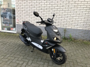 PRACHTIGE PEUGEOT SPEEDFIGHT 45KM BROM ZWART BJ2022 6000KM