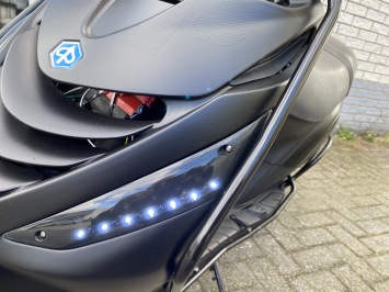 GAVE  PIAGGIO ZIP SP 45 4T MAT BLACK BROM BJ2020 8000KM VOL OPTIES 