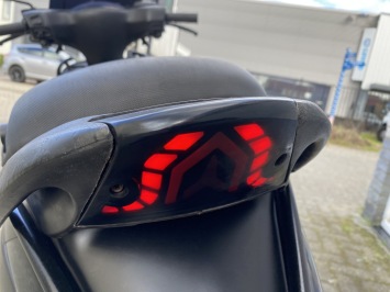 GAVE  PIAGGIO ZIP SP 45 4T MAT BLACK BROM BJ2020 8000KM VOL OPTIES 