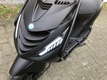 GAVE PIAGGIO ZIP SP 45KM BROM MAT ZWART BJ2016 8000KM
